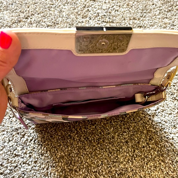 Brand New Kristin Graphic OP Art Large wristlet. Multi-color woven sequins. - Picture 2 of 5